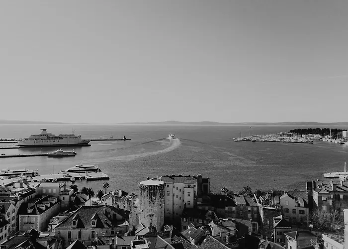 Duplex With Terrace In The Centar Split