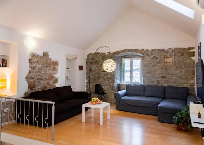 Duplex With Terrace In The Centar