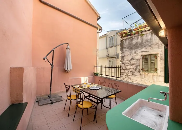 Apartment Duplex With Terrace In The Centar