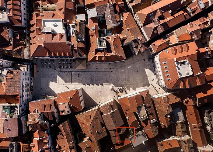 Duplex With Terrace In The Centar